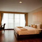S.M. Grande Residence